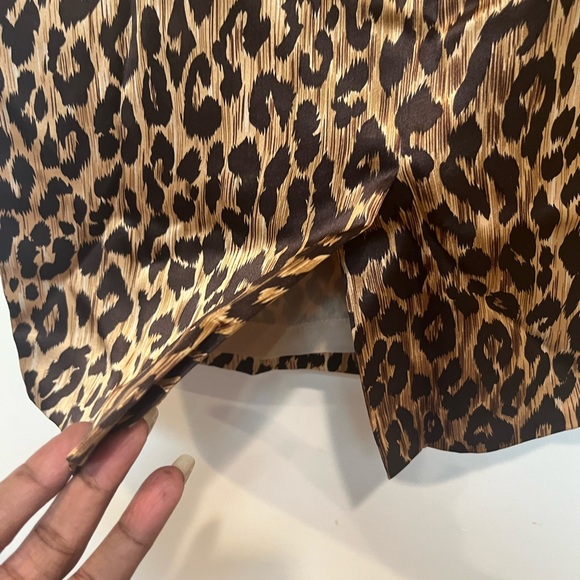 🔥 PRICE DROP 
Anne Klein New w/Tags 2-piece SILK Leopard print jacket n’ skirt - Picture 7 of 11